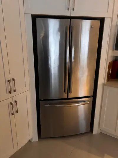 GE Fridge - Refrigerateur GE 33’’, View more