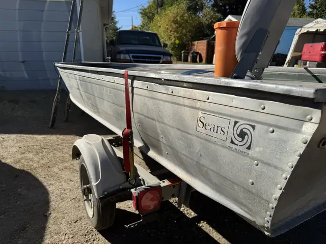 12ft fishing Boat in Powerboats & Motorboats in Edmonton - Image 9