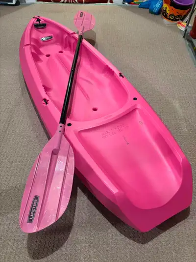 Get your little adventurer out on the water with this pre-loved LIFETIME Wave youth kayak, a 6-foot...