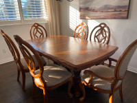 Thomasville dining table & 8 chairs