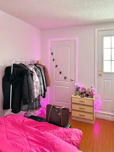 Female private room for rent with private bathroom