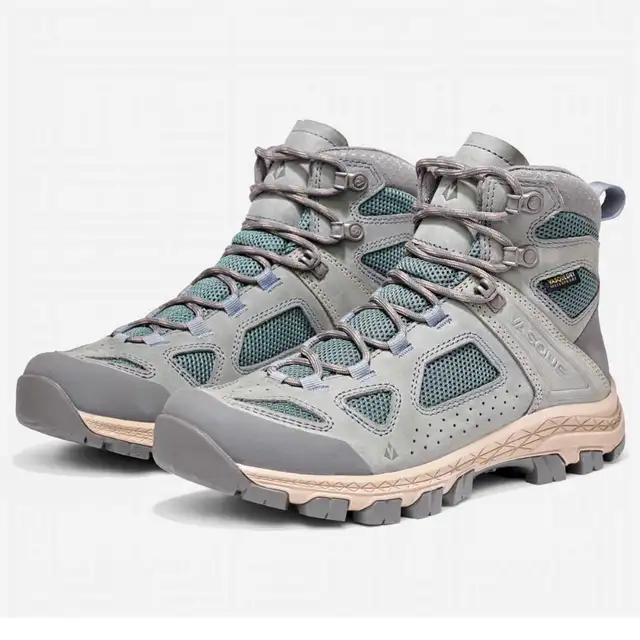 Bottes randonnées Vasque femme in Women's - Shoes in Québec City - Image 4