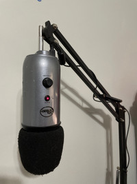 Blue yeti with stand and extra filter 