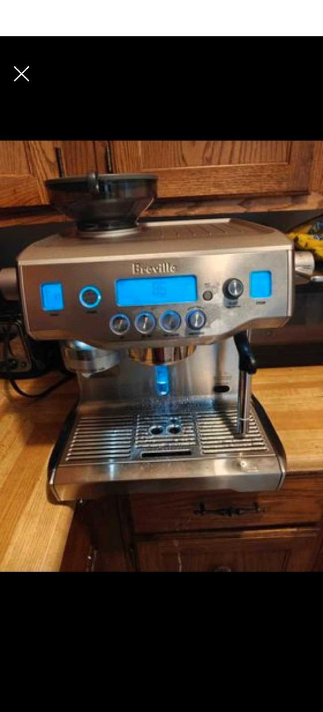 Breville oracle bes980xl  espresso machine in Coffee Makers in Saskatoon - Image 2