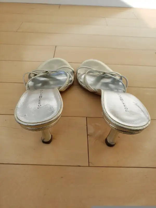 VGUC Tommy Hilfiger Gold High Heel Sandals - Size 7 in Women's - Shoes in Calgary - Image 4