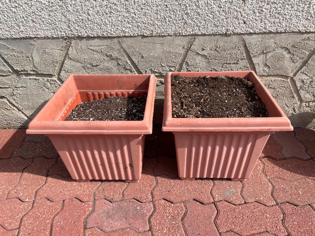 Outdoor Planters Plastic (13" x 13" Square) in Outdoor Décor in Edmonton