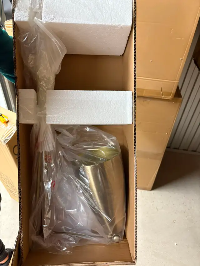 Lucille Floor Lamp (Antique Brass with Antique Brass Body) in Arts & Collectibles in Markham / York Region - Image 6