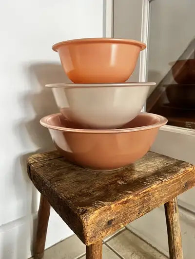 Vintage Pyrex autumn rainbow nesting bowls Mcm 1970’s Beautiful earth tone shades In awesome conditi...