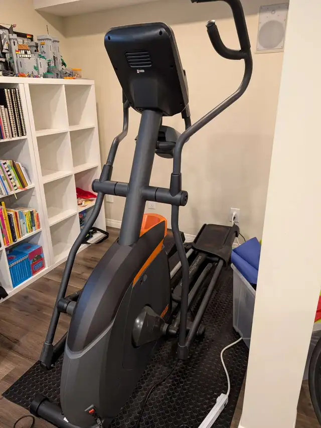 Elliptical Machine for sale in Other in Winnipeg - Image 4