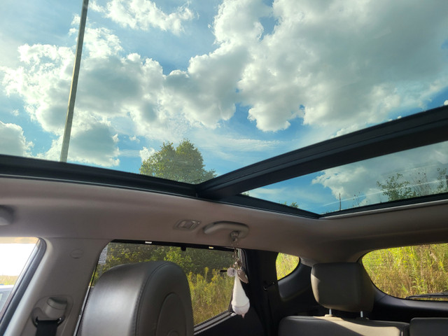2013 HYUNDAI SANTA FE AWD SPORT in Cars & Trucks in Markham / York Region - Image 3