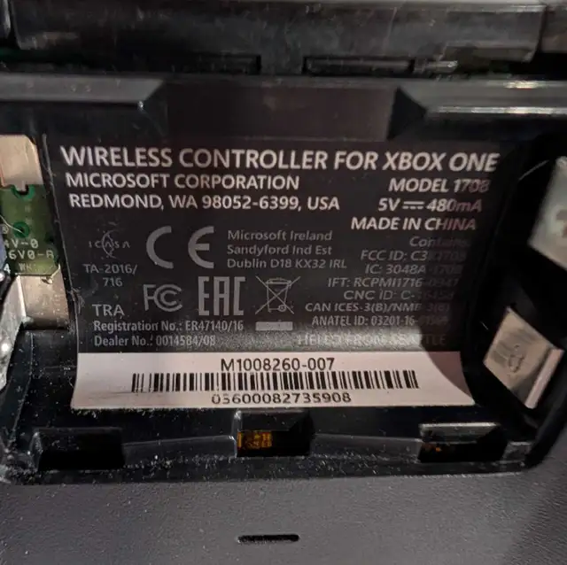 Xbox One Wireless Controller Black Model 1708 Bluetooth 585553068468490243