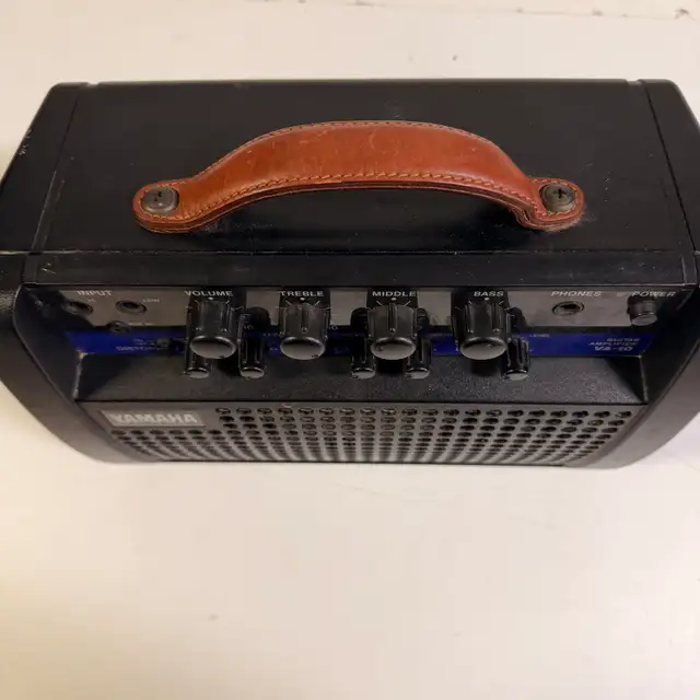 Yamaha VA-10 Guitar Amplifier Portable Practice Amp  in Amps & Pedals in City of Toronto - Image 4