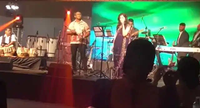 Professional Bollywood Singer62863254112003121