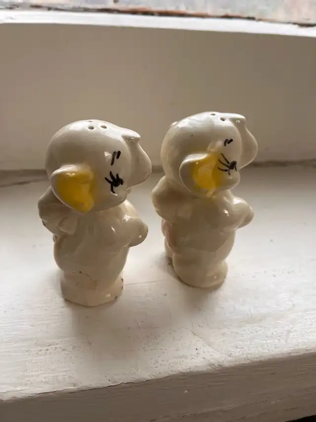 elephant salt and pepper shakers in Arts & Collectibles in Guelph - Image 3