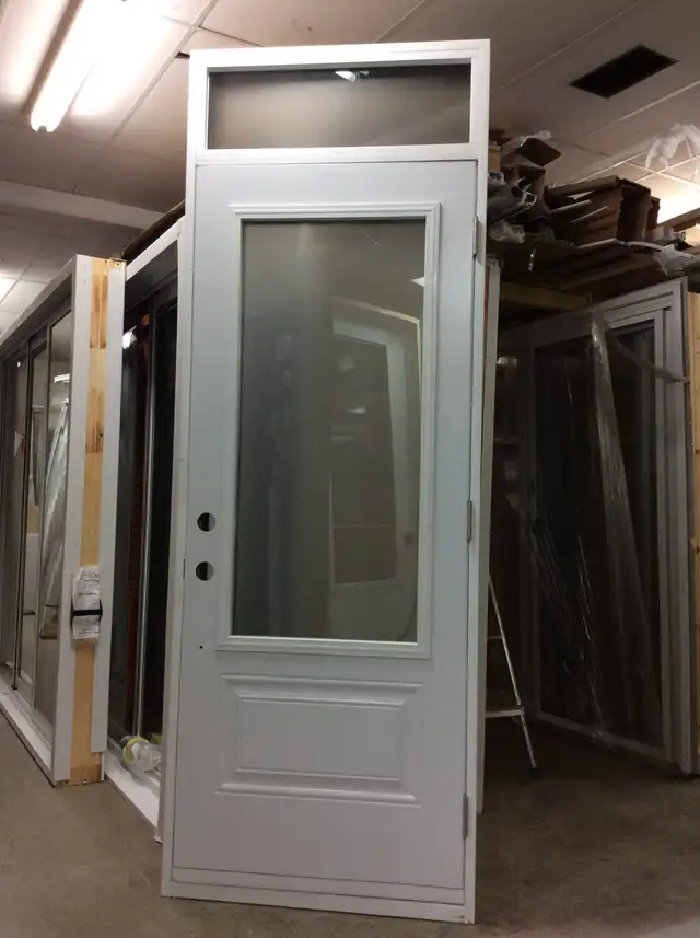 1235PA Porte d’acier 32″G Noire Verre sablé imposte sablé 23×49 in Windows, Doors & Trim in City of Montréal - Image 3