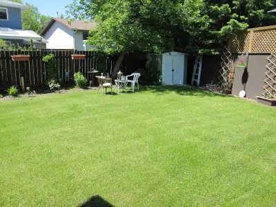 Lawson Heights / River Heights - Amazing Quiet Family Location. May 1st. Very close to schools, mall...