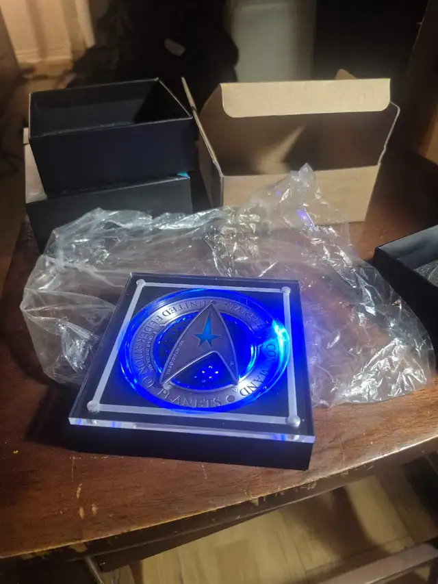 Star trek 3 oz holey dollar & Delta coin set y in Arts & Collectibles in City of Toronto - Image 3