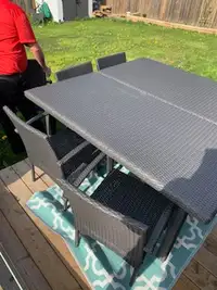 Gorgeous Black Resin Square Outdoor Patio Table & Chairs