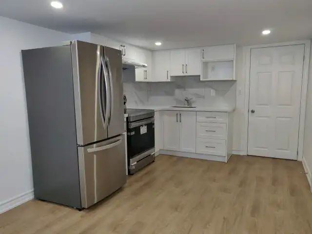 1 Bedroom Apartment Fully Furnished Turnkey UofT UTSC OCMT