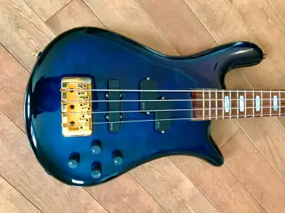 SPECTOR EURO 4 STRING SOLID MAPLE BASS + CASE, View more