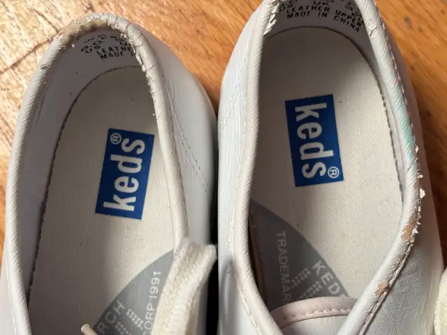 Keds Womens Sz 8 Champion Leather Sneaker in Women's - Shoes in Kitchener / Waterloo - Image 7