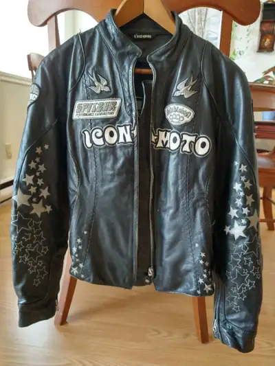 Manteau cuir Icôn Moto grandeur Small ,je vends car je ne fais plus de moto payer 800$