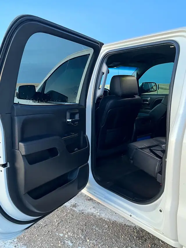 2014 GMC sierra all terrain quick sale in Cars & Trucks in Lethbridge - Image 11