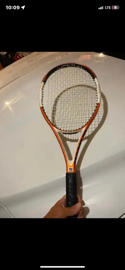 Photo 1 à 3: Wilson N Code D Tour 288gr 50$ seulement Photo 4 à 7: Wilson Six One Zone 295gr 50$ seu...