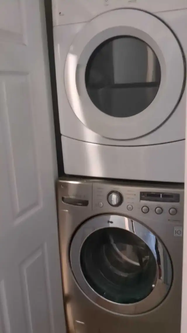 private room for rent in a shared basement  in Room Rentals & Roommates in Markham / York Region - Image 7