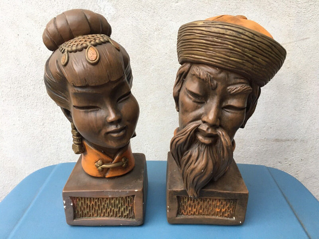 1960s Chalkware Regal Couple (?Universal Statuary Corp) in Arts & Collectibles in Kitchener / Waterloo