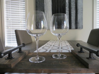 For Sale: Set of 2 Wine Glasses