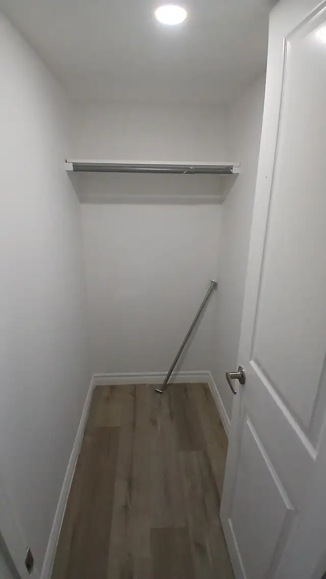 Legal Walkout 2 Bed Basement Appartment for Rent in Waterdown in Long Term Rentals in Hamilton - Image 5