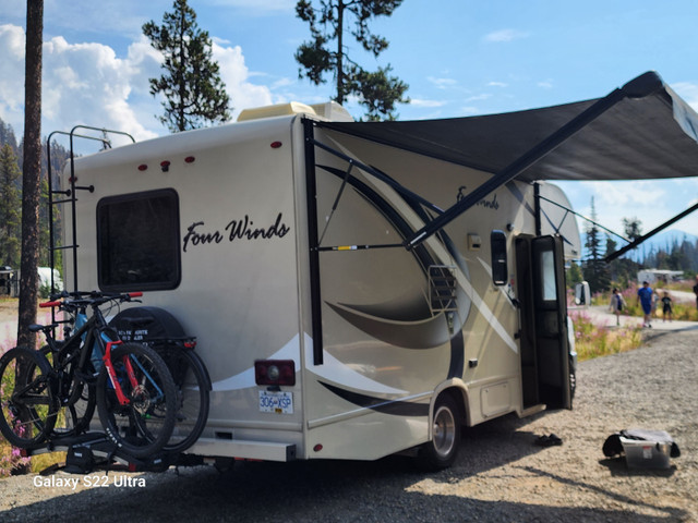 2018 Four Winds 22B excellent shape price drop,  in RVs & Motorhomes in Vancouver - Image 2