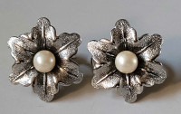 Vintage Silver Floral/Pearl Clip-on Earrings 