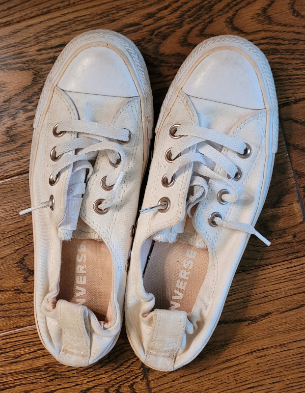 Lady Converse size 6 in Women's - Shoes in Oakville / Halton Region - Image 2