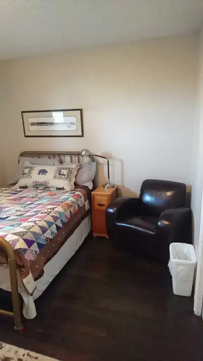 Awesome room on acreage near Beaumont Looma 23 minutes to Edmonton International, 10 minutes to the...