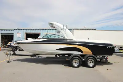Bateau wakesurf Svfara SV , année 2007, Perfect Pass, 3 ballast, tour en fibre de verre, moteur Blac...