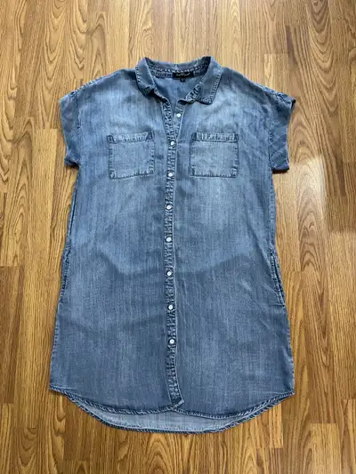 Velvet Heart women’s medium chambray shirt dress, light blue, View more