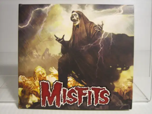 MISFITS - THE DEVIL'S RAIN  COMPACT DISC CD in Arts & Collectibles in London - Image 2