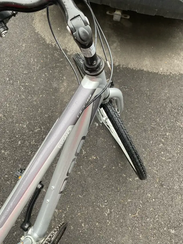 Vélo Bike DCO Élégance 701 comme neuf in Cruiser, Commuter & Hybrid in Laval / North Shore - Image 7