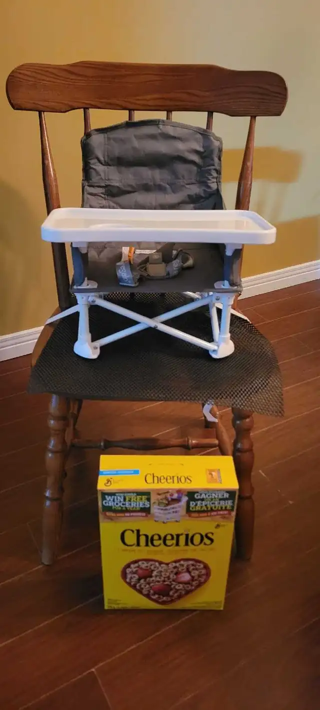 Travel High Chair in Feeding & High Chairs in Kitchener / Waterloo - Image 2