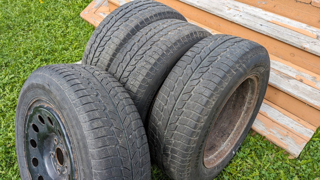 Pneus d'hiver Windforce 235/65R17 sur jantes dans Pneus et jantes  à Laval/Rive Nord - Image 4