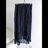 NEW - Nueva - Women's Black Pleated Long Maxi Skirt (Size 10)