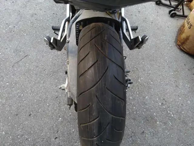 2011 Kawasaki Ninja 400  in Sport Bikes in Barrie - Image 5