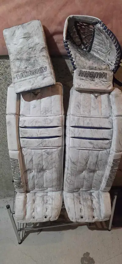 Complete Senior Goalie Gear Set – Vaughn V5 7800 33+1/ Bauer, View more