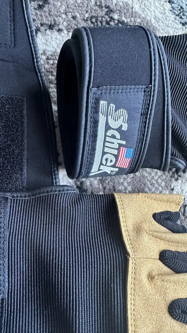 Schiek 540 Platinum Lifting Gloves w/ Wrist Wraps – Size (Large) in Exercise Equipment in Prince Albert - Image 4