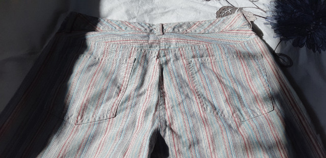 Capri Pants,  sz 10 in Women's - Bottoms in Lethbridge - Image 2