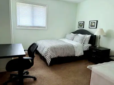 Private Furnished Room Near Baycrest Hospital Toronto (Bathurst) (Yorkdale Subway Station) Male Gues...