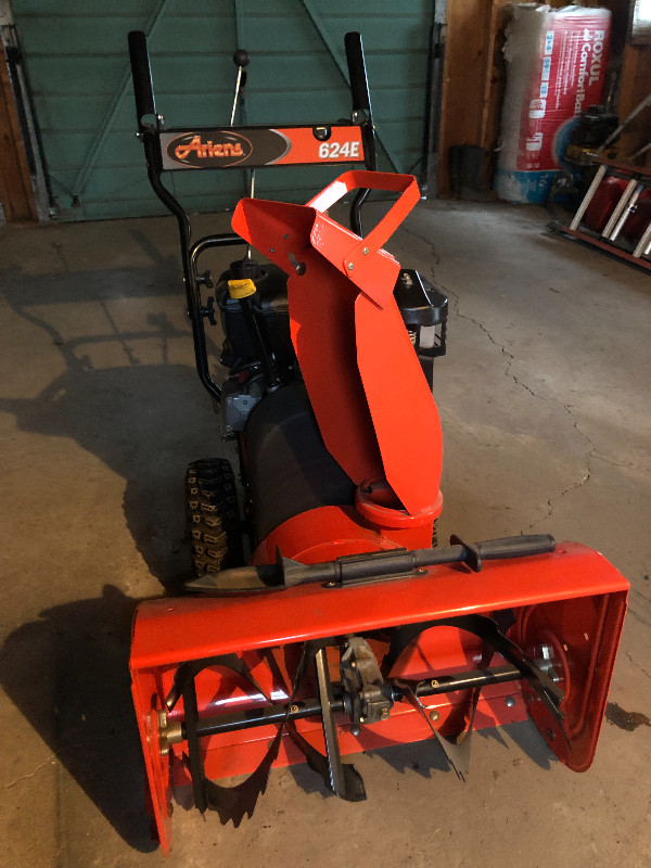 ARIENS 624E Snowblower Model 92001 Excellent condition Snowblowers