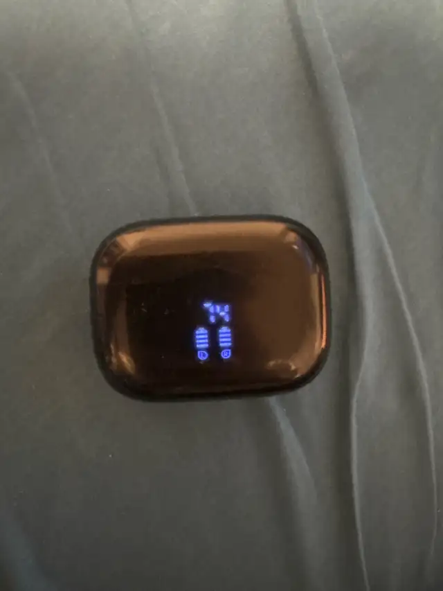 Ear buds452026096817940480